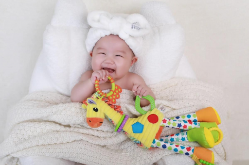 宁津1岁宝宝流鼻涕打喷嚏